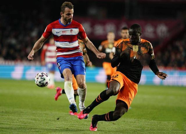 瓦伦西亚客场大胜巴拉多利德，积累分数的简单介绍